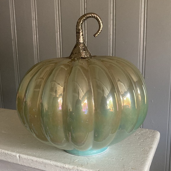 11”Handmade in India- LED Light Up- OMBRE Glass Decorative Pumpkin w/ Metal Stem - Picture 15 of 17